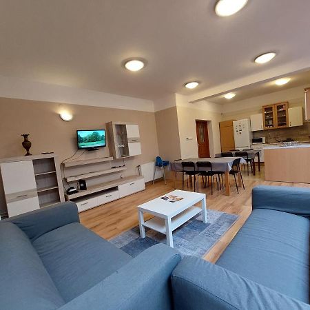 Csaladbarat Vendeglak Szegedi Maganszallashely 9 Fo Reszere, Nagycsaladok Es Barati Tarsasagok Reszere ภายนอก รูปภาพ