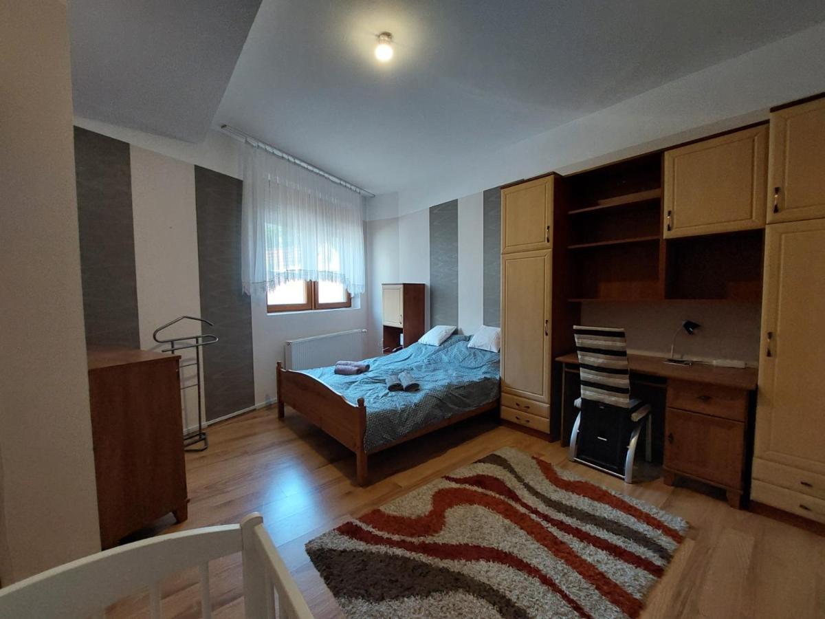 Csaladbarat Vendeglak Szegedi Maganszallashely 9 Fo Reszere, Nagycsaladok Es Barati Tarsasagok Reszere ภายนอก รูปภาพ