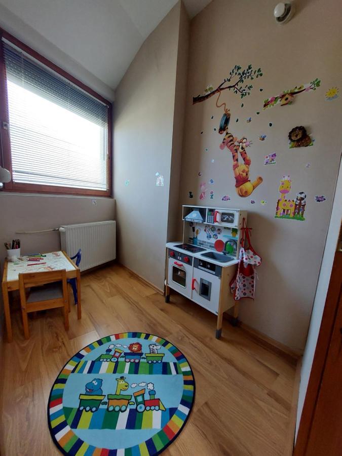 Csaladbarat Vendeglak Szegedi Maganszallashely 9 Fo Reszere, Nagycsaladok Es Barati Tarsasagok Reszere ภายนอก รูปภาพ
